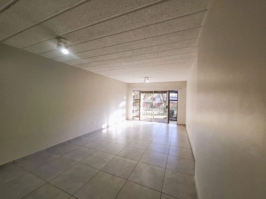 To Let 2 Bedroom Property for Rent in Garsfontein Gauteng