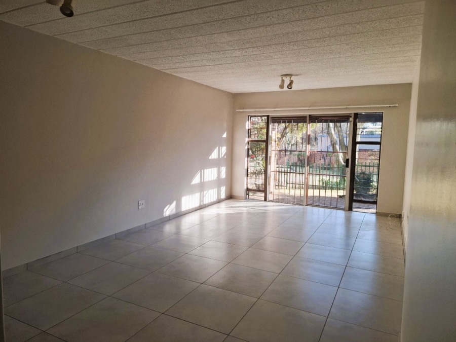 To Let 2 Bedroom Property for Rent in Garsfontein Gauteng