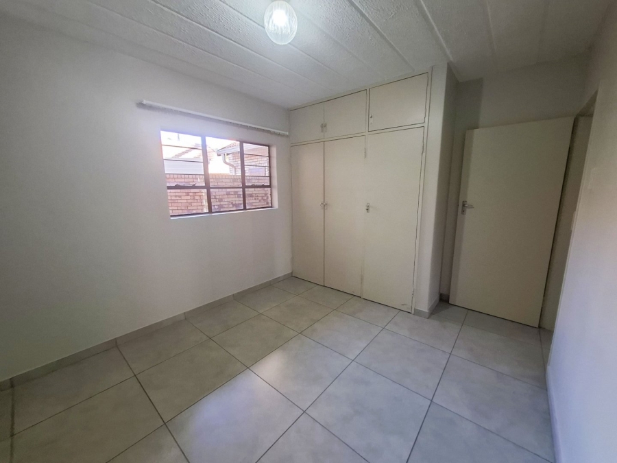 To Let 2 Bedroom Property for Rent in Garsfontein Gauteng