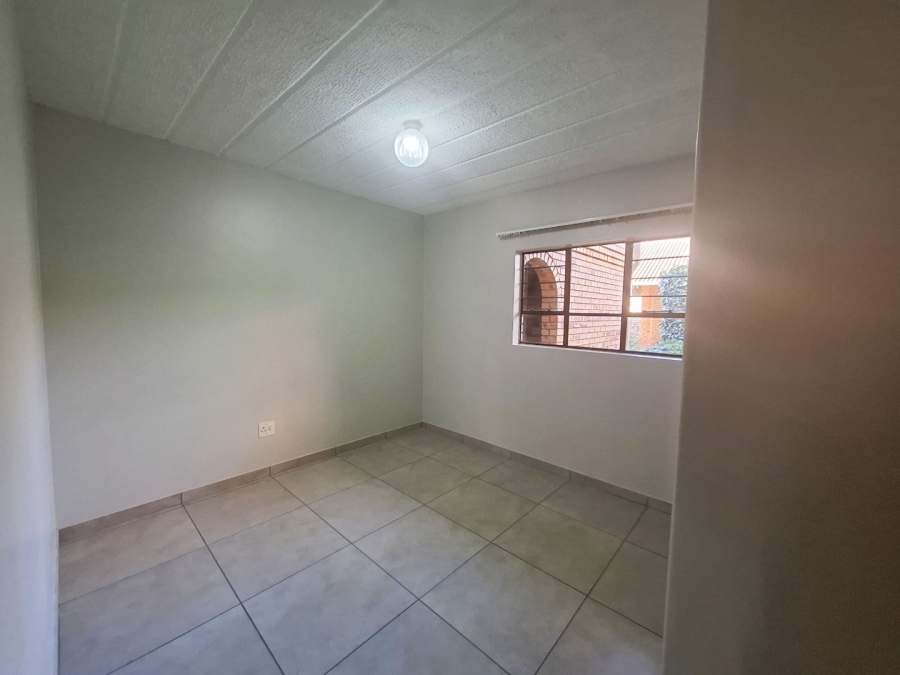To Let 2 Bedroom Property for Rent in Garsfontein Gauteng