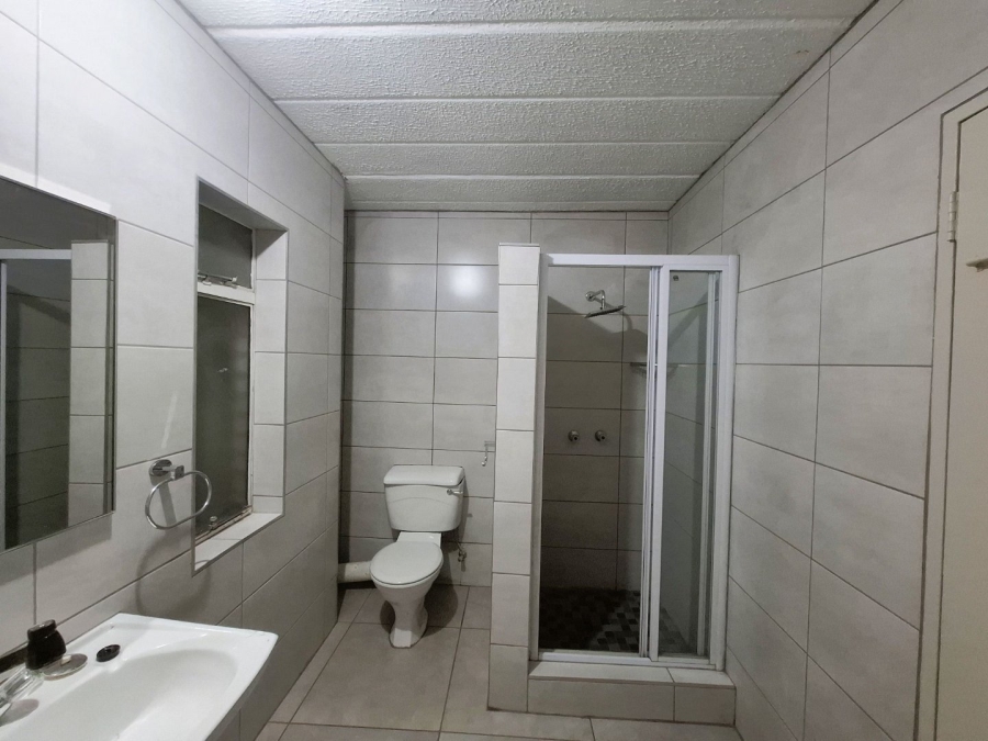 To Let 2 Bedroom Property for Rent in Garsfontein Gauteng