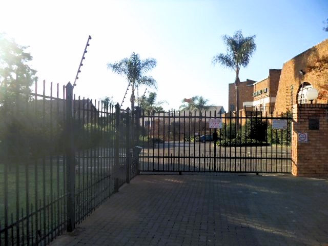 To Let 2 Bedroom Property for Rent in Garsfontein Gauteng