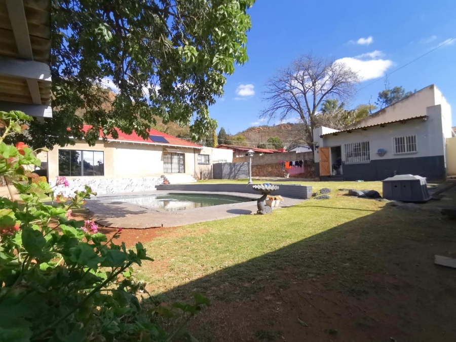 4 Bedroom Property for Sale in Mondeor Gauteng