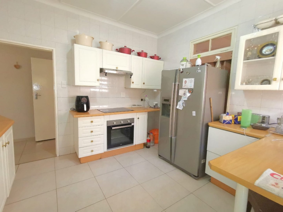 4 Bedroom Property for Sale in Mondeor Gauteng