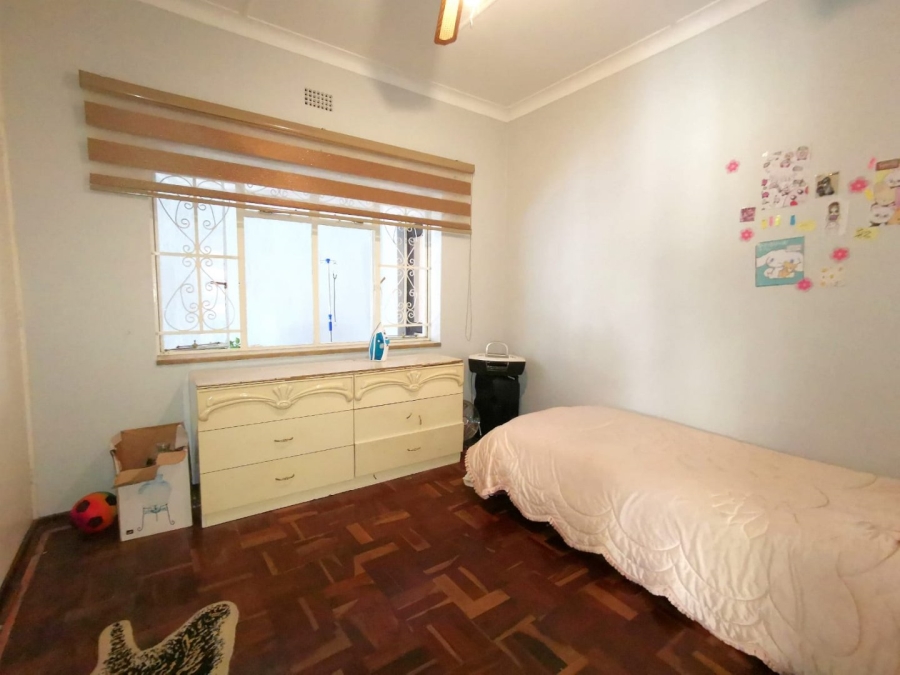 4 Bedroom Property for Sale in Mondeor Gauteng