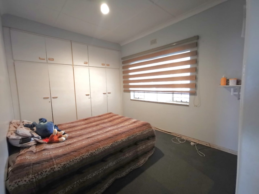 4 Bedroom Property for Sale in Mondeor Gauteng
