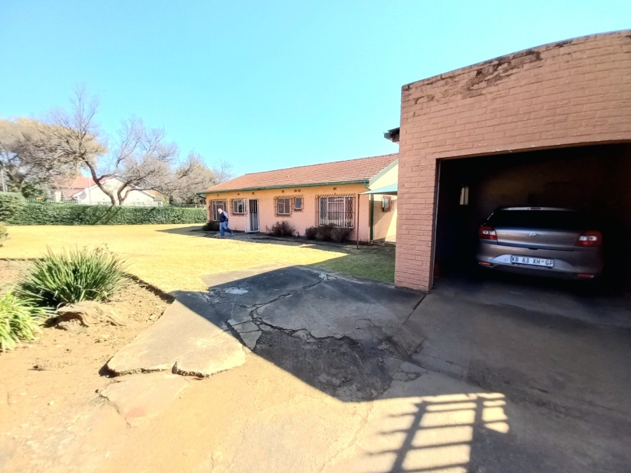 3 Bedroom Property for Sale in Edenvale Central Gauteng