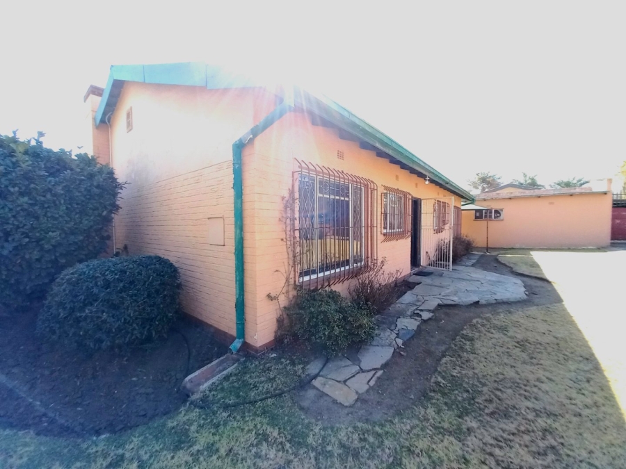 3 Bedroom Property for Sale in Edenvale Central Gauteng
