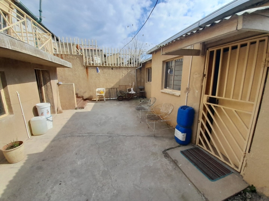 7 Bedroom Property for Sale in Brixton Gauteng