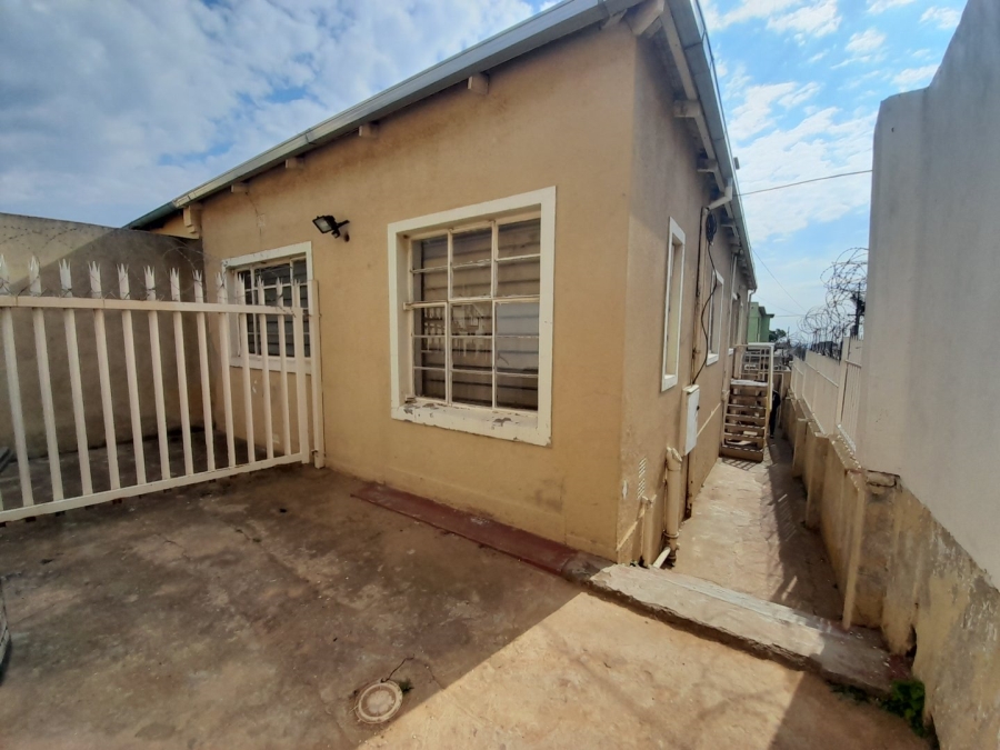 7 Bedroom Property for Sale in Brixton Gauteng