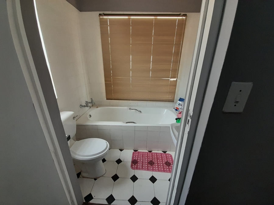 7 Bedroom Property for Sale in Brixton Gauteng