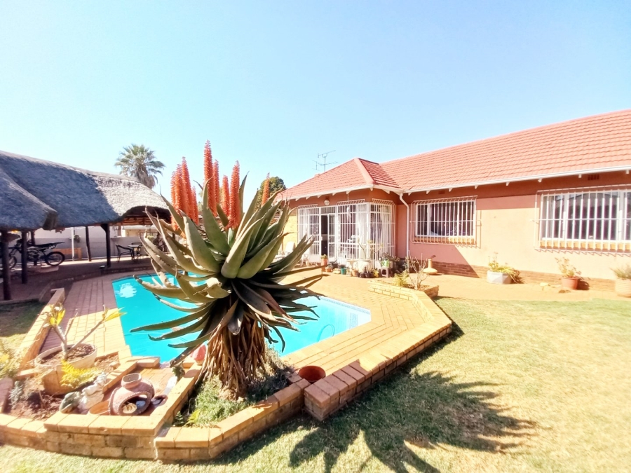3 Bedroom Property for Sale in Edendale Gauteng