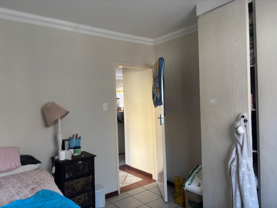 2 Bedroom Property for Sale in Die Hoewes Gauteng