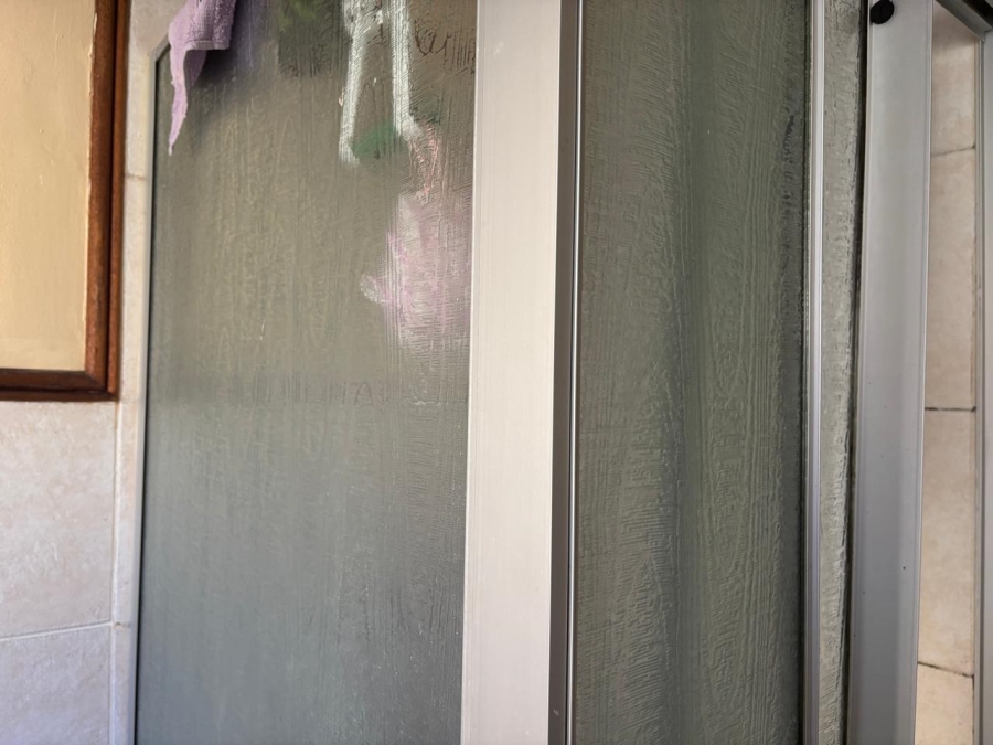 2 Bedroom Property for Sale in Die Hoewes Gauteng