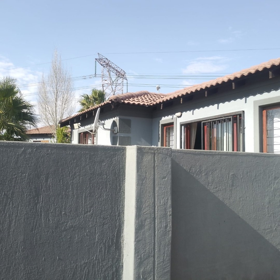 2 Bedroom Property for Sale in Arundo Estate Gauteng
