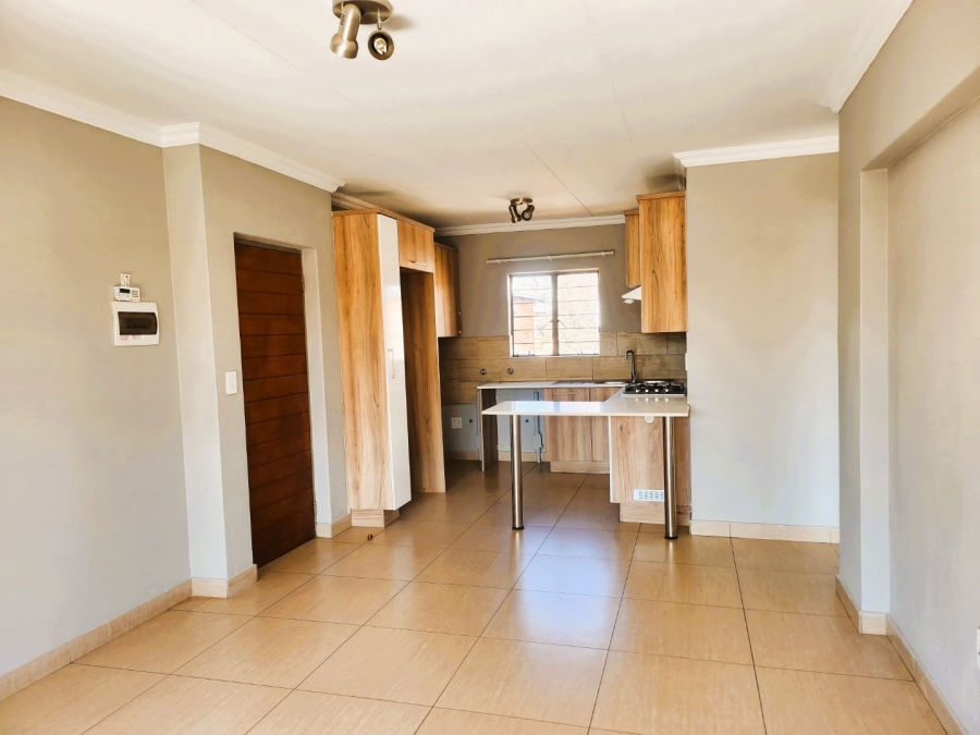 To Let 2 Bedroom Property for Rent in Andeon Gauteng