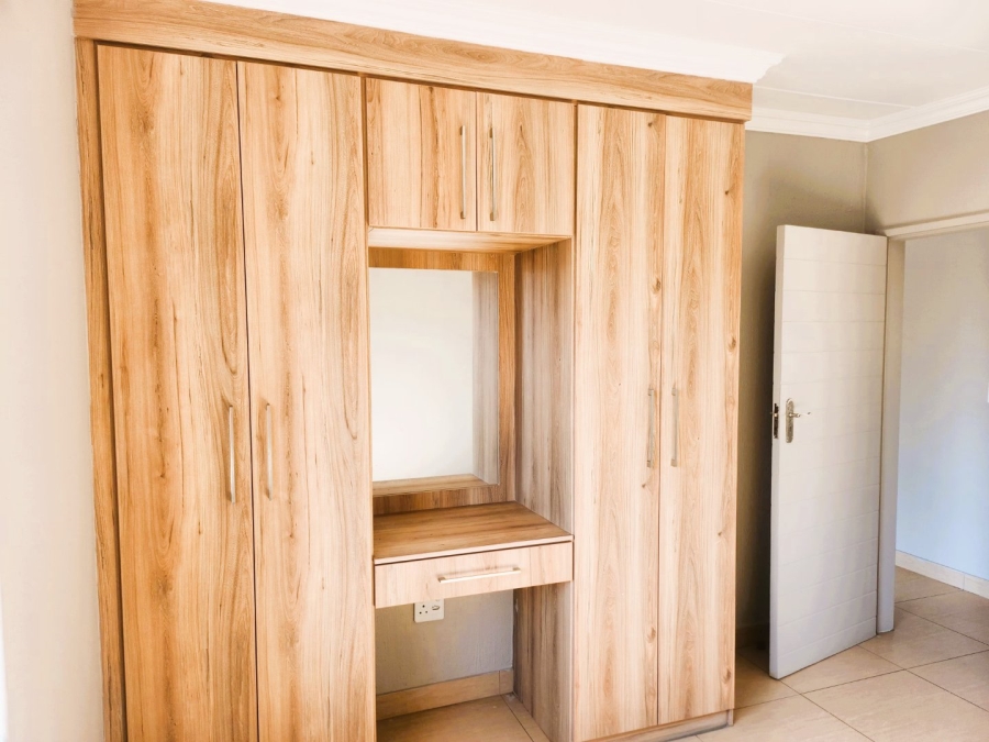 To Let 2 Bedroom Property for Rent in Andeon Gauteng