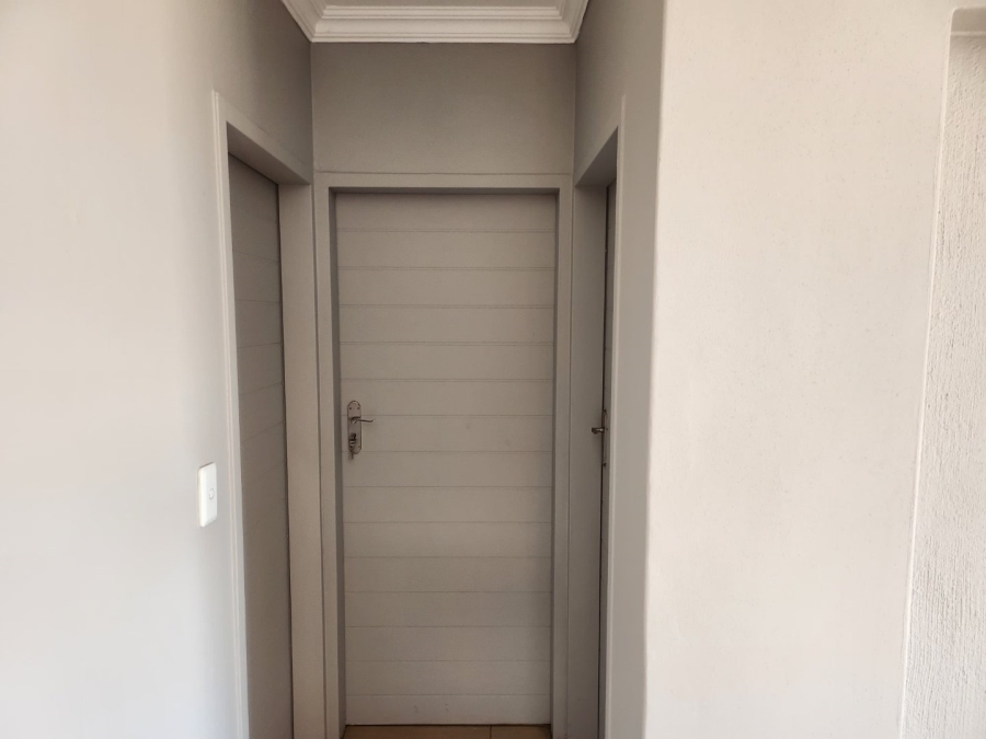 To Let 2 Bedroom Property for Rent in Andeon Gauteng