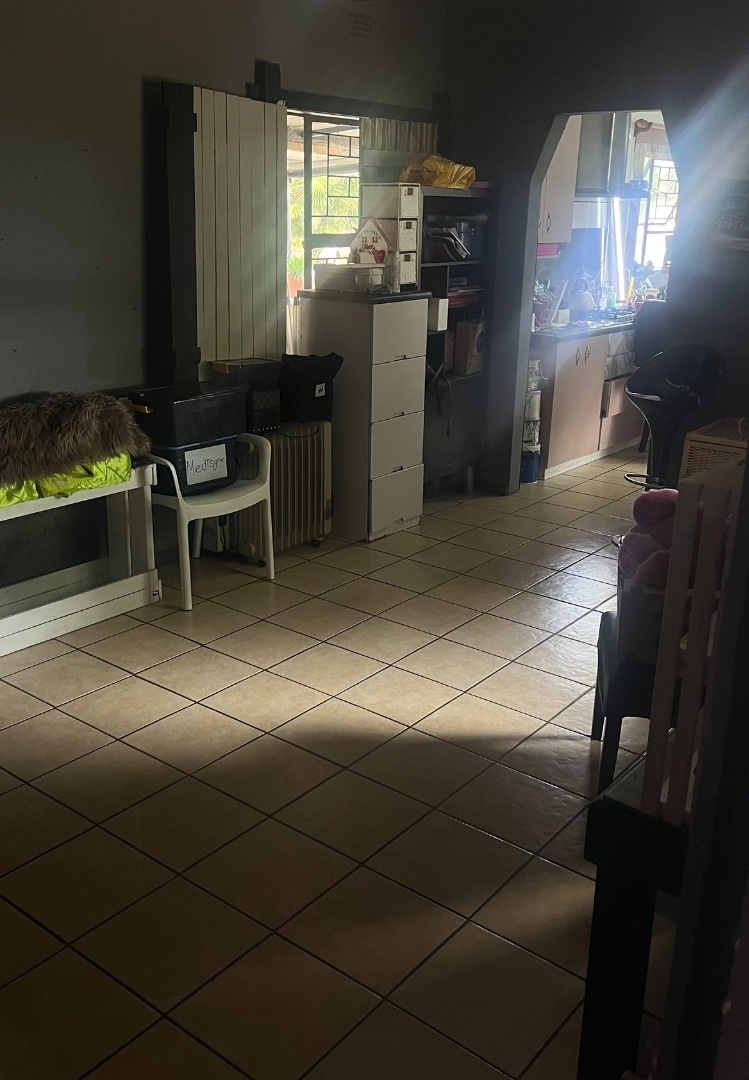 To Let 4 Bedroom Property for Rent in Shangrila Gauteng
