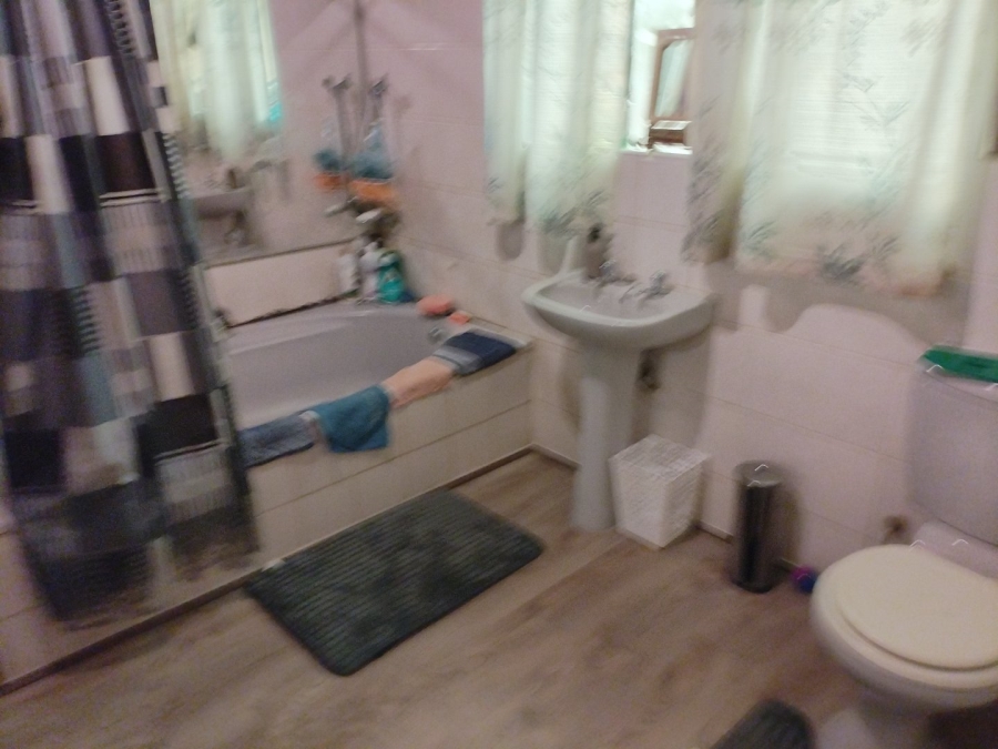 3 Bedroom Property for Sale in Daggafontein Gauteng