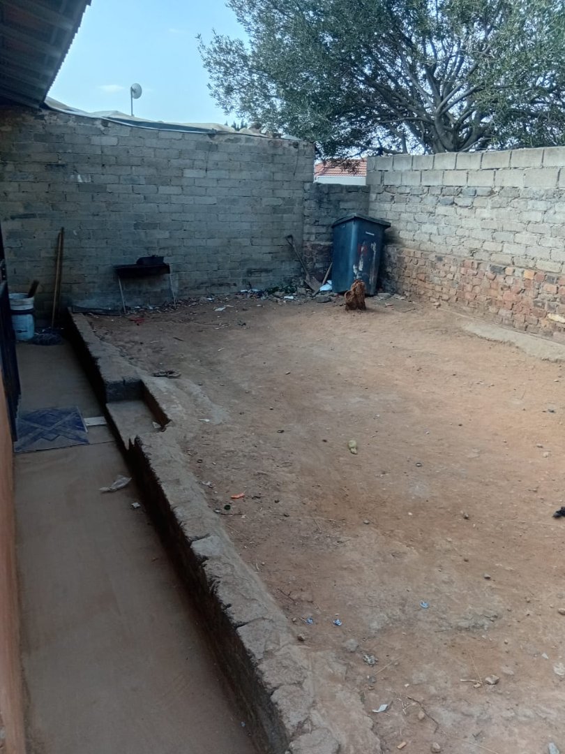2 Bedroom Property for Sale in Olievenhoutbosch Gauteng