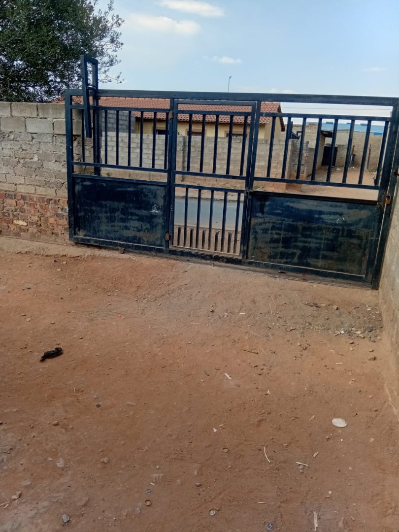 2 Bedroom Property for Sale in Olievenhoutbosch Gauteng