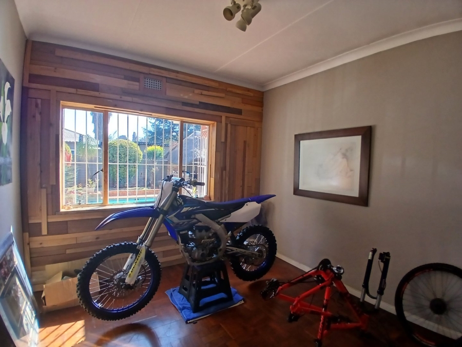 3 Bedroom Property for Sale in Edenvale Central Gauteng