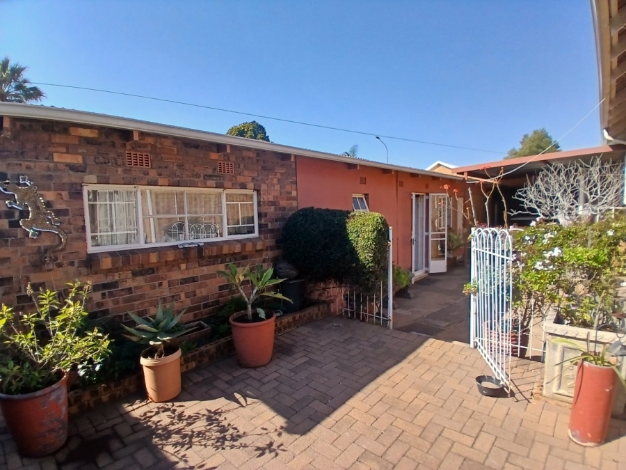 3 Bedroom Property for Sale in Edenvale Central Gauteng