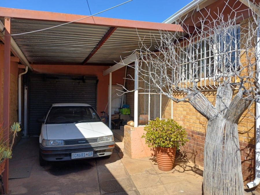 3 Bedroom Property for Sale in Edenvale Central Gauteng