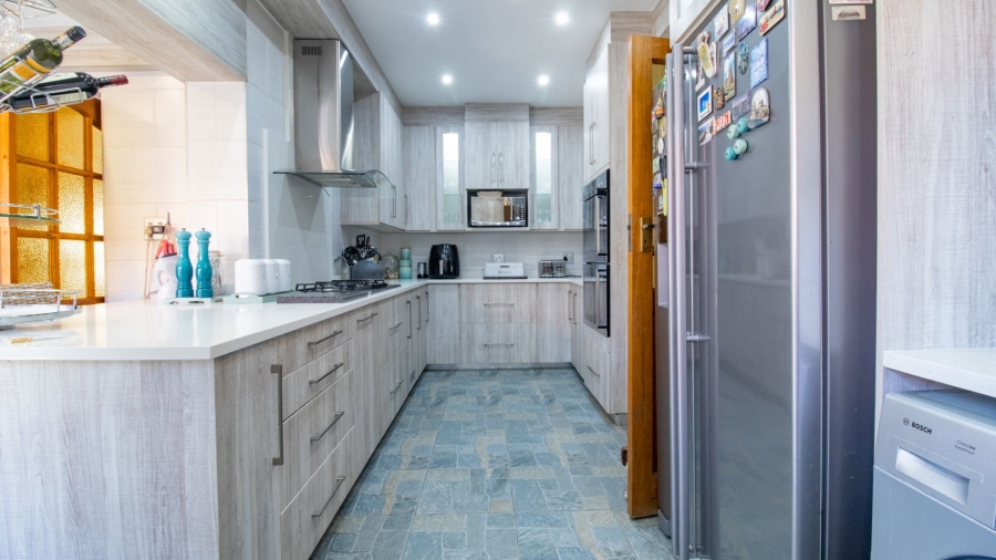 4 Bedroom Property for Sale in Randhart Gauteng