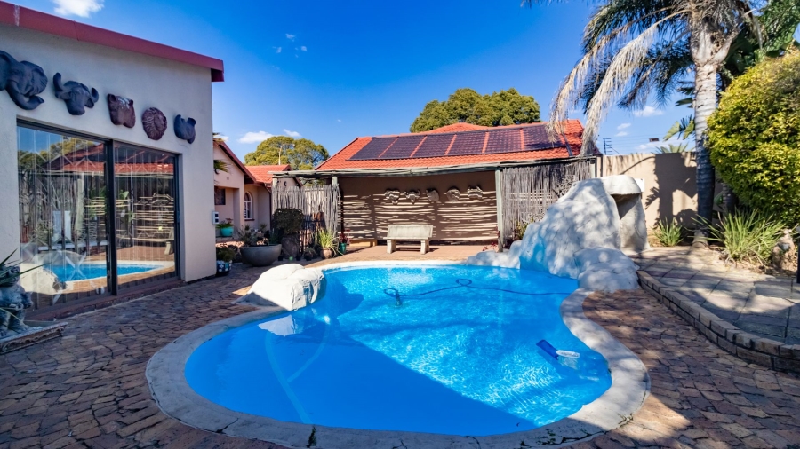 4 Bedroom Property for Sale in Randhart Gauteng