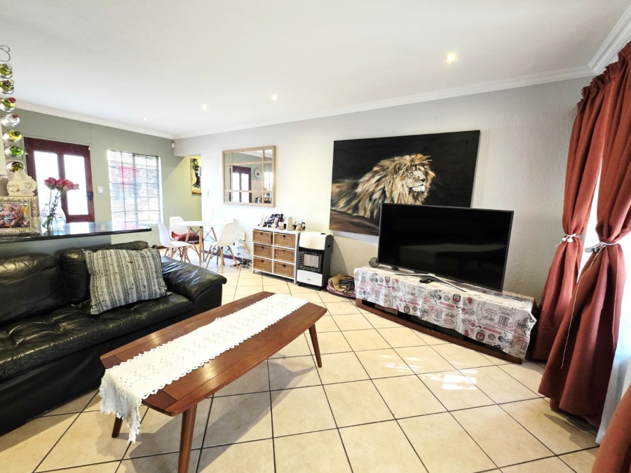 3 Bedroom Property for Sale in La Montagne Gauteng