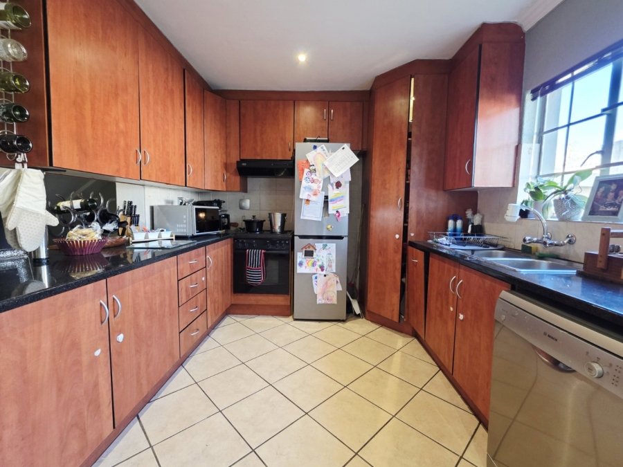 3 Bedroom Property for Sale in La Montagne Gauteng