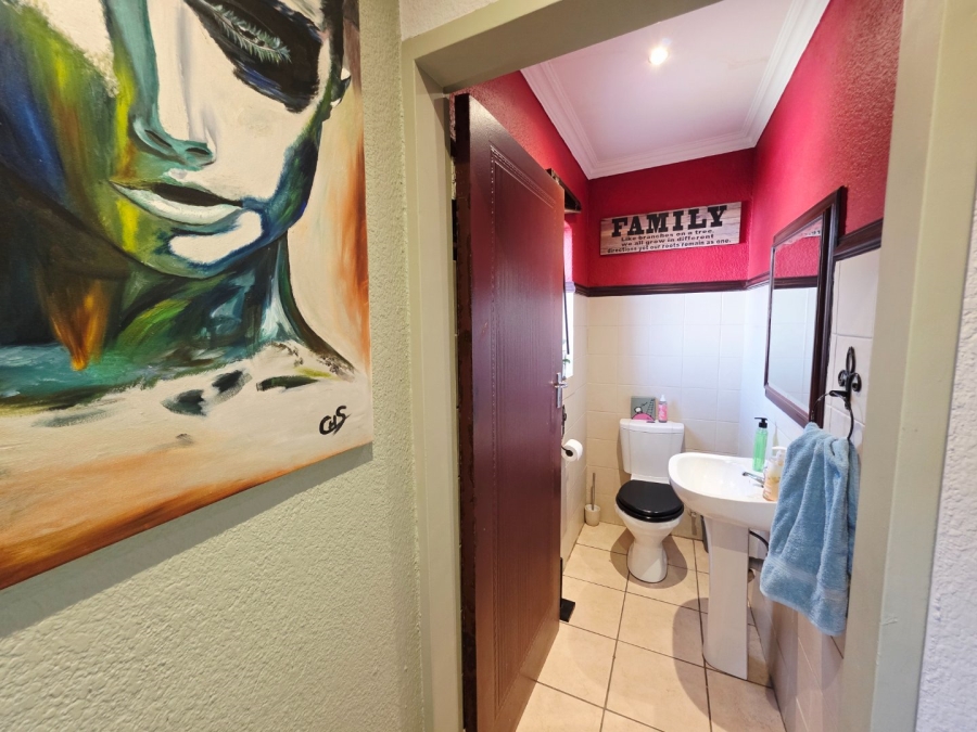3 Bedroom Property for Sale in La Montagne Gauteng