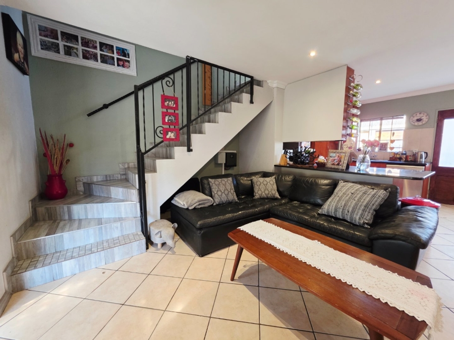 3 Bedroom Property for Sale in La Montagne Gauteng