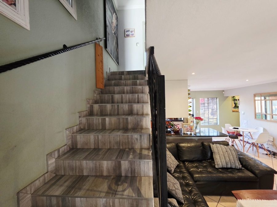 3 Bedroom Property for Sale in La Montagne Gauteng