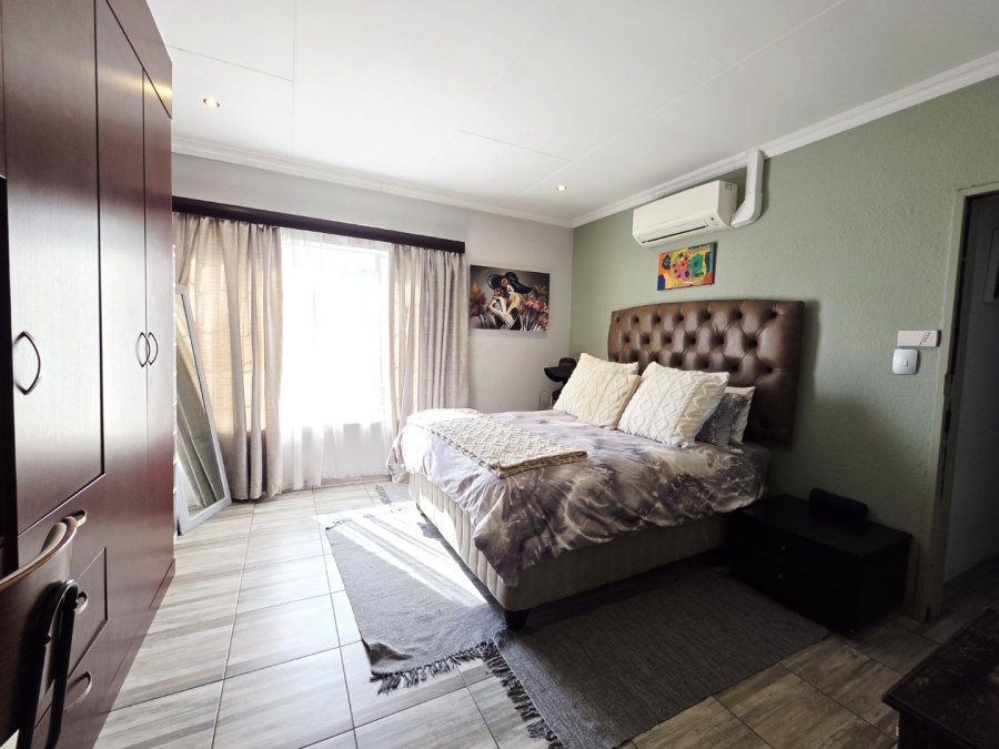 3 Bedroom Property for Sale in La Montagne Gauteng