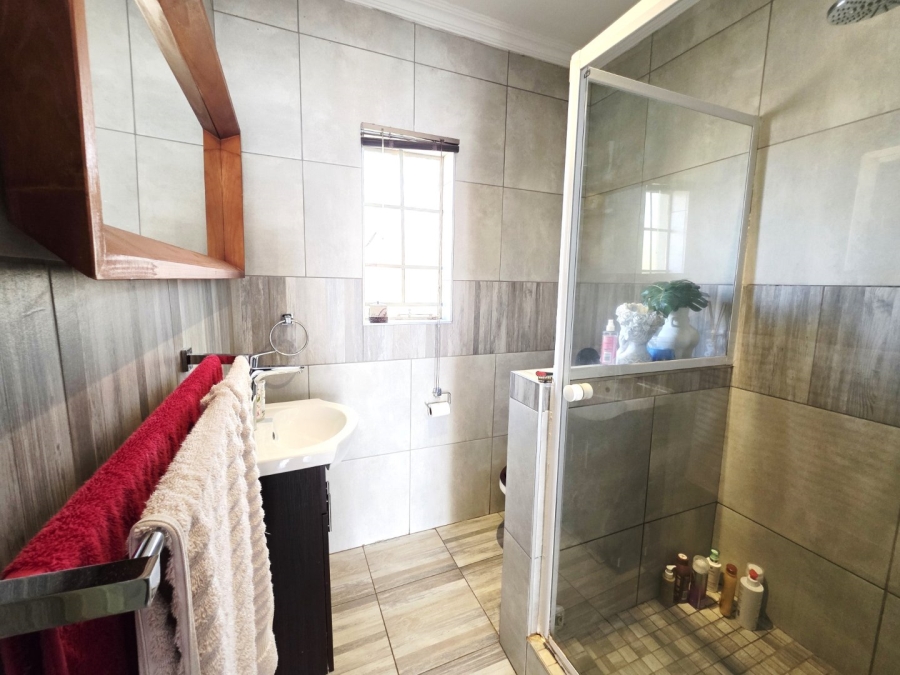 3 Bedroom Property for Sale in La Montagne Gauteng
