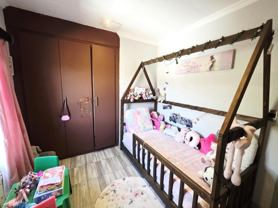 3 Bedroom Property for Sale in La Montagne Gauteng