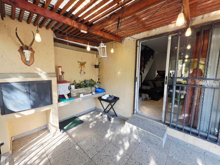 3 Bedroom Property for Sale in La Montagne Gauteng