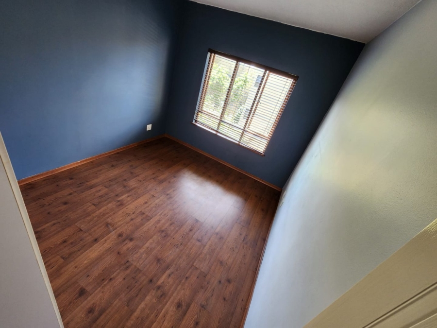 To Let 2 Bedroom Property for Rent in Douglasdale Gauteng
