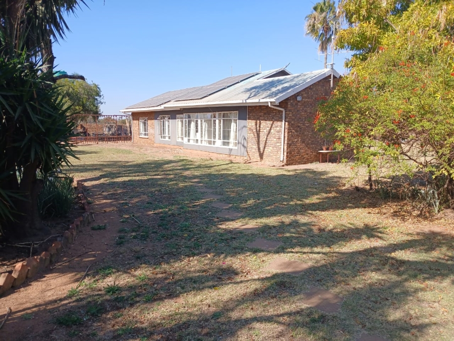 6 Bedroom Property for Sale in Bultfontein A H Gauteng