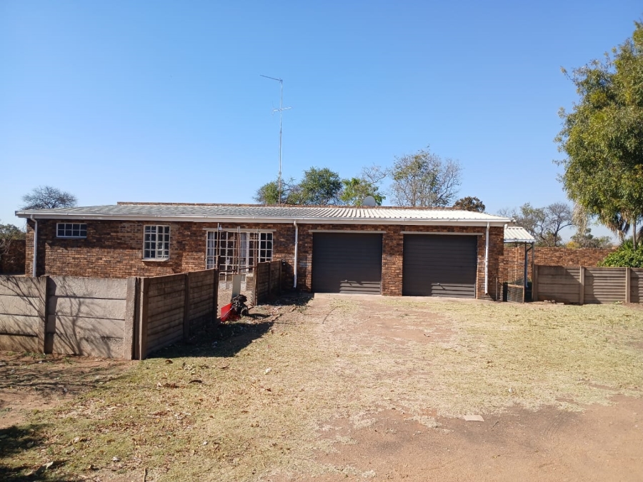 6 Bedroom Property for Sale in Bultfontein A H Gauteng