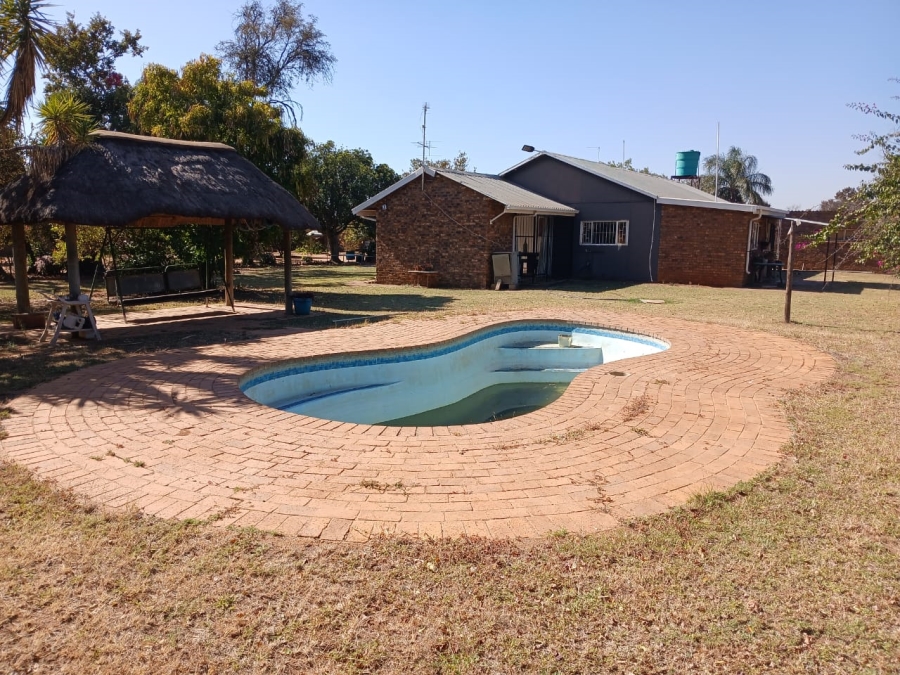 6 Bedroom Property for Sale in Bultfontein A H Gauteng
