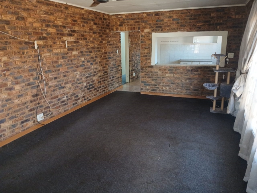 6 Bedroom Property for Sale in Bultfontein A H Gauteng
