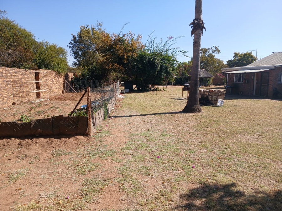 6 Bedroom Property for Sale in Bultfontein A H Gauteng