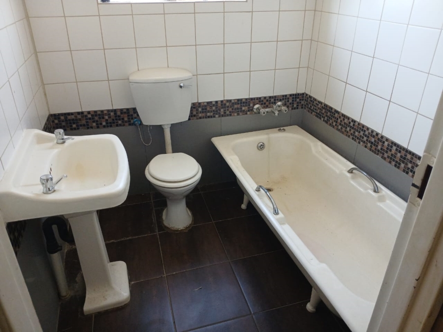 6 Bedroom Property for Sale in Bultfontein A H Gauteng