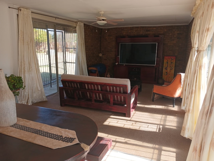 6 Bedroom Property for Sale in Bultfontein A H Gauteng
