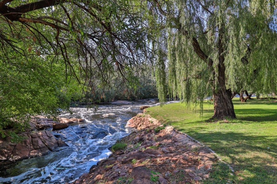 2 Bedroom Property for Sale in Vasfontein AH Gauteng
