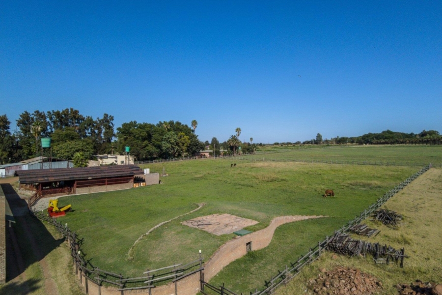 2 Bedroom Property for Sale in Vasfontein AH Gauteng